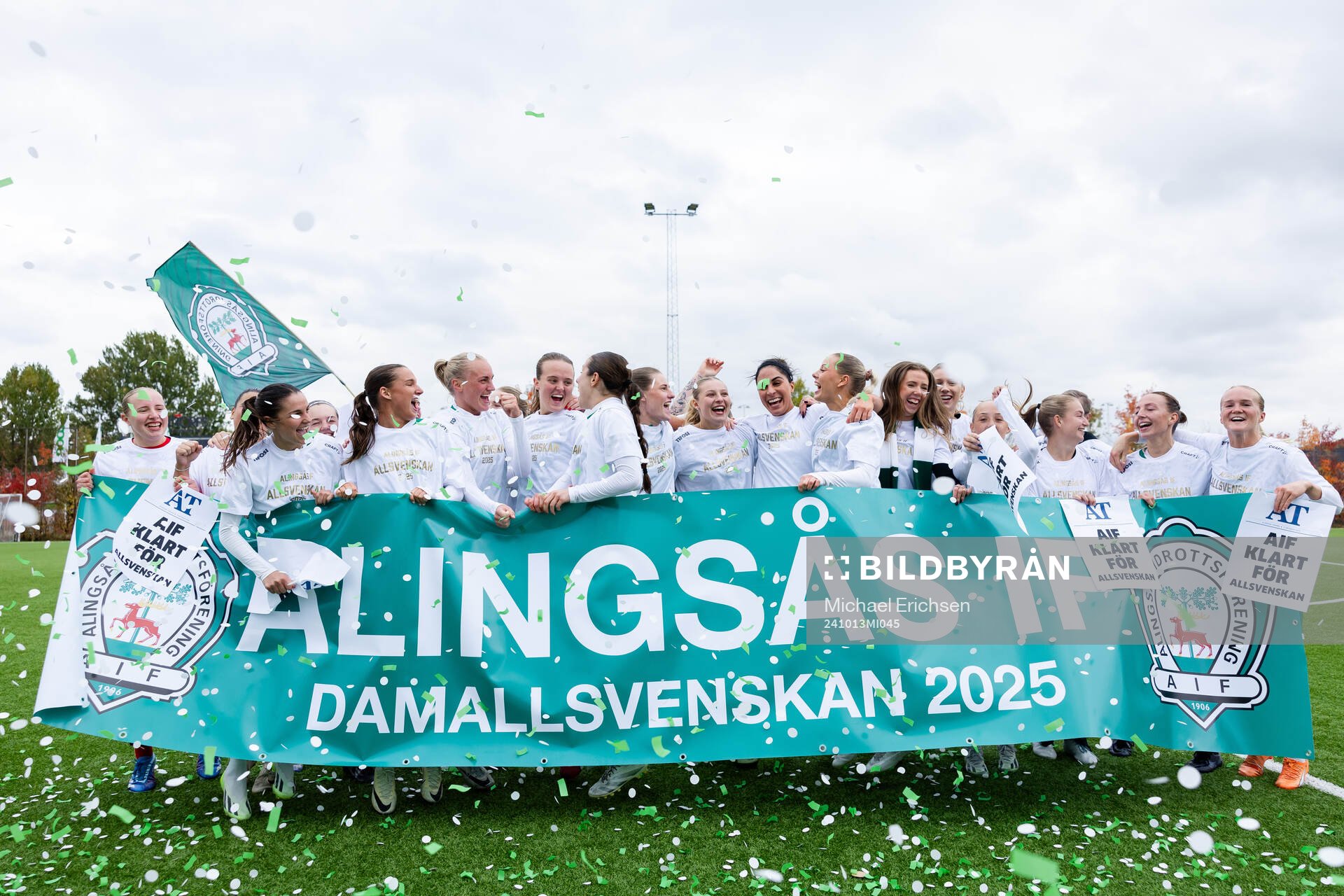 Alingsås spelare jublar