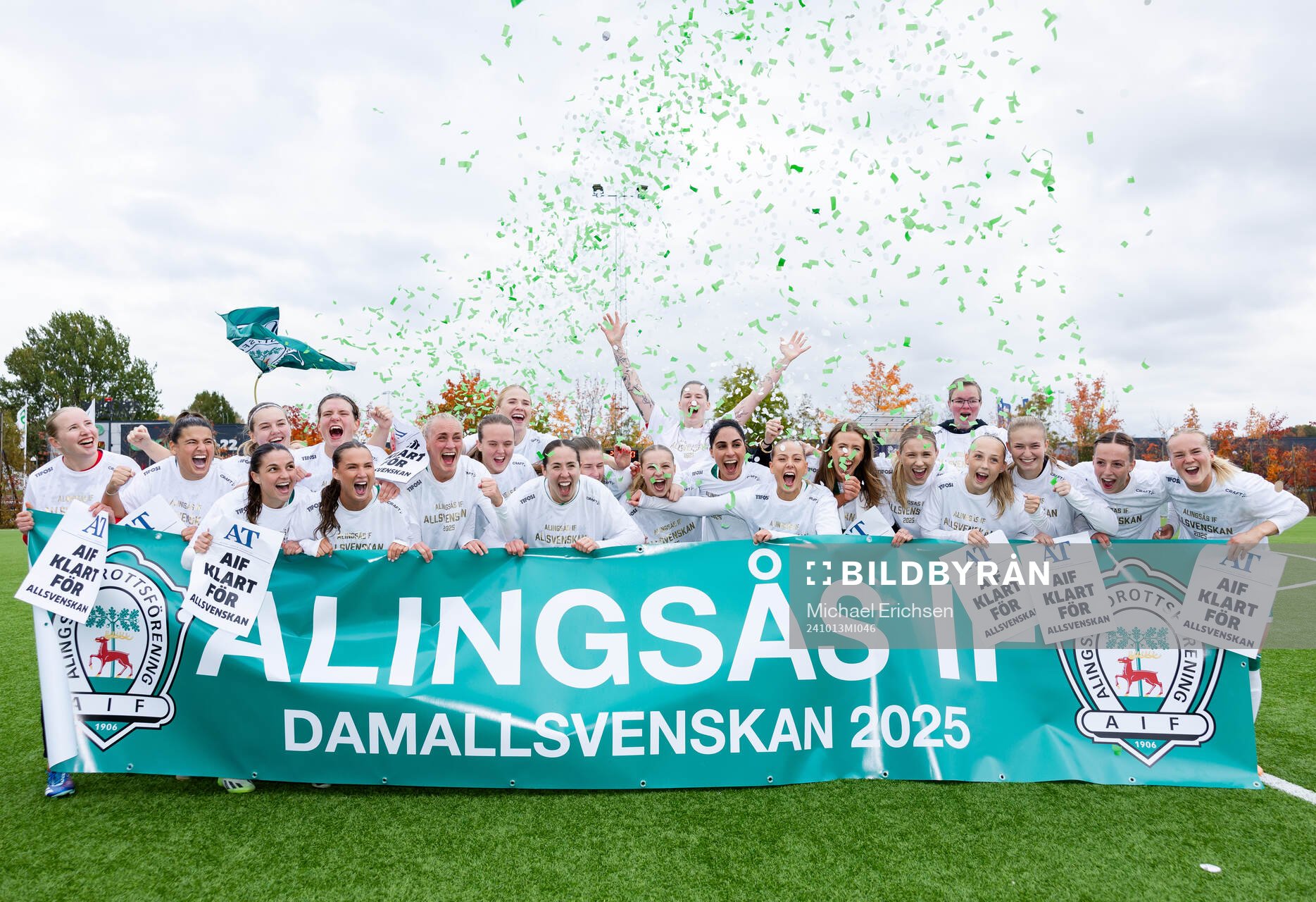 Alingsås spelare jublar