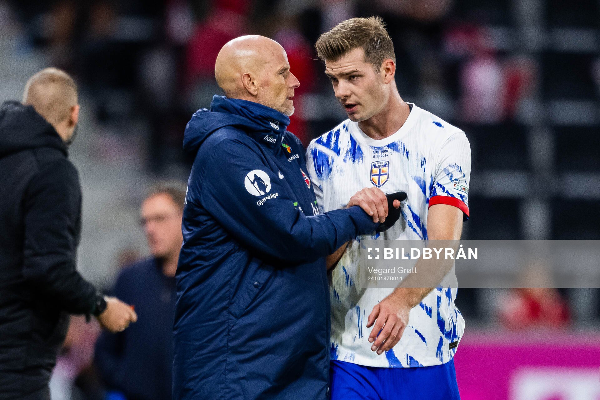 Head coach Ståle Solbakken and Alexander Sørloth of Norway