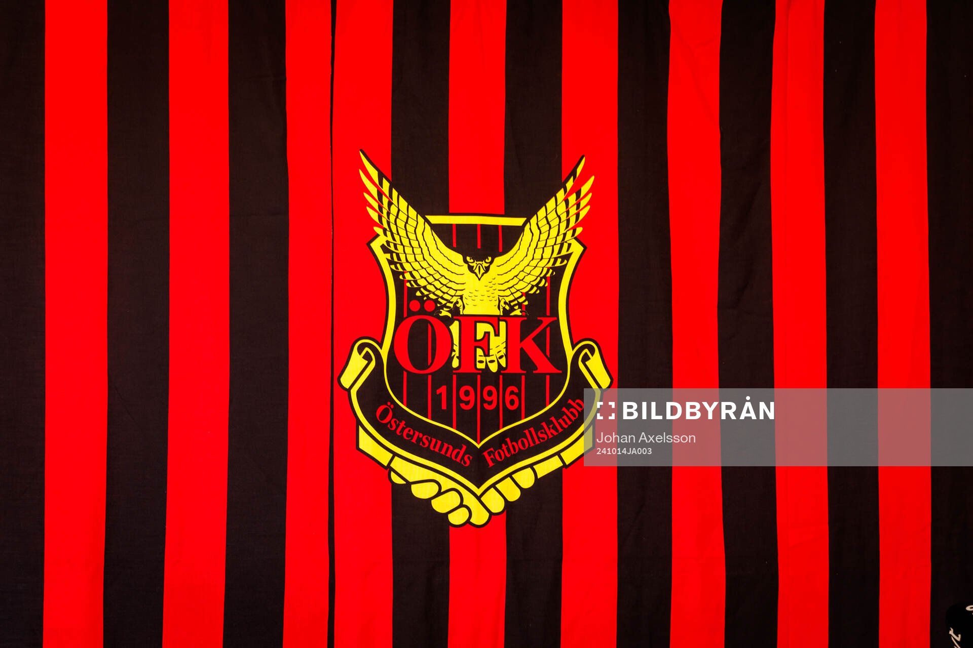 Östersunds FKs klubbemblem inför en presskonferens med Östersunds FK angående deras ekonomiska läge den 14 oktober 2024 i Östersund. 