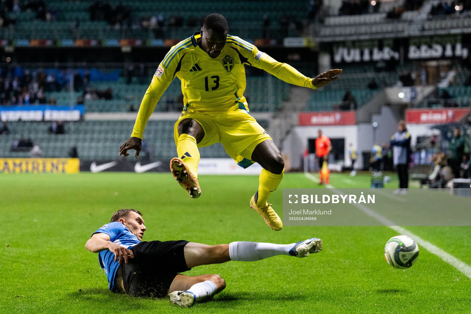 Rasmus Peetson of Estonia and Ken Sema of Sweden