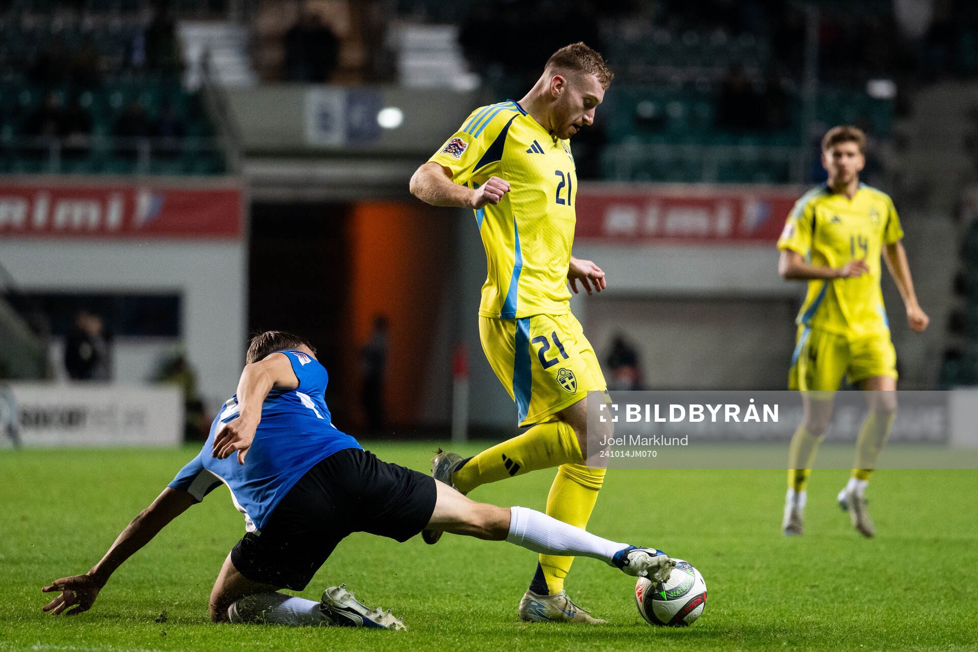 Rasmus Peetson of Estonia and Dejan Kulusevski of Sweden
