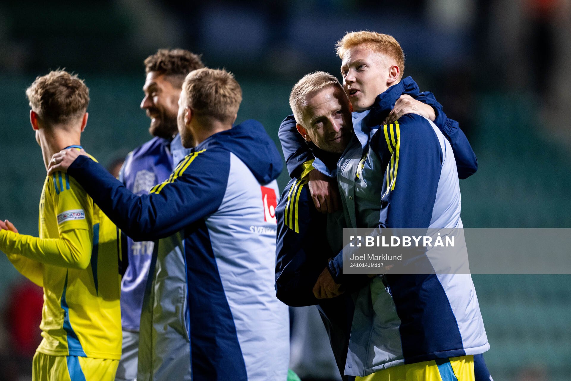Physio Fredrik Larsson and Hugo Larsson of Sweden