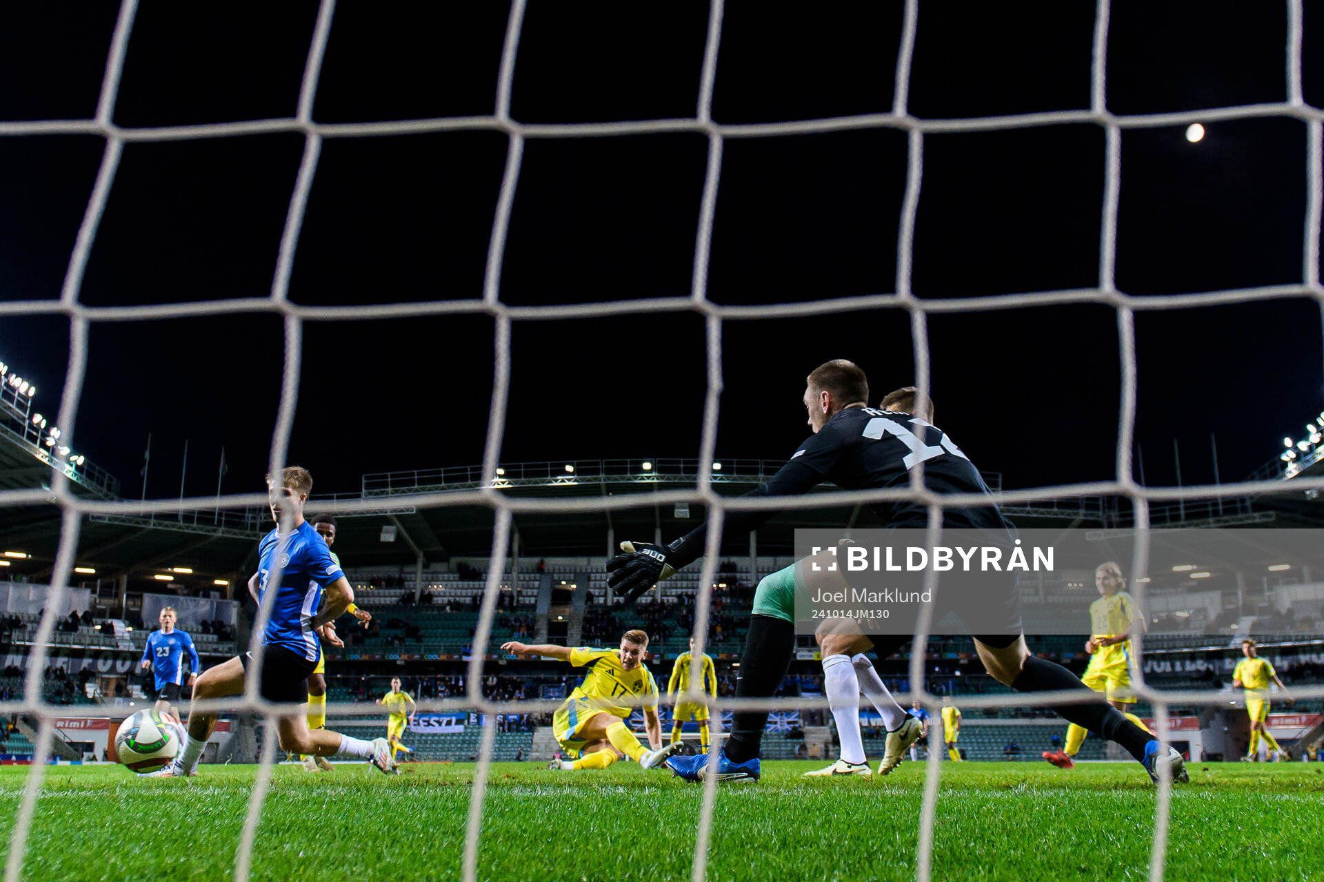 Viktor Gyökeres of Sweden scores 0-3 behind goalkeeper