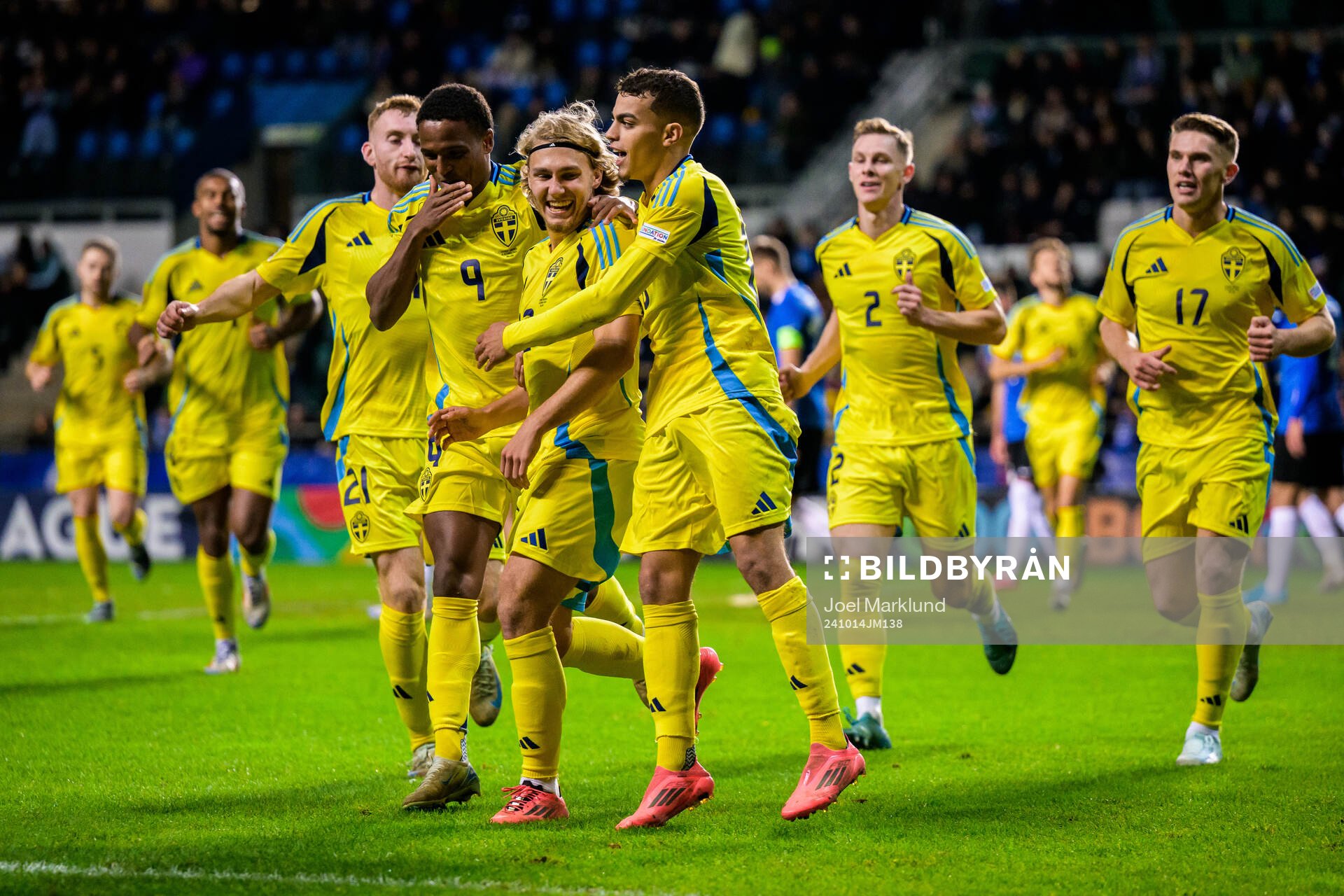 Dejan Kulusevski, Niclas Eliasson, Sebastian Nanasi, Yasin Ayari, Emil Krafth and Viktor Gyökeres of Sweden celebrate the 0-1 goal during the Nations League football match between Estonia and Sweden on October 14, 2024 in Tallinn. 