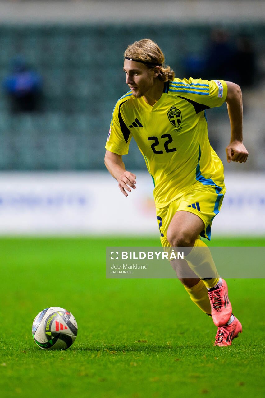 Sebastian Nanasi of Sweden