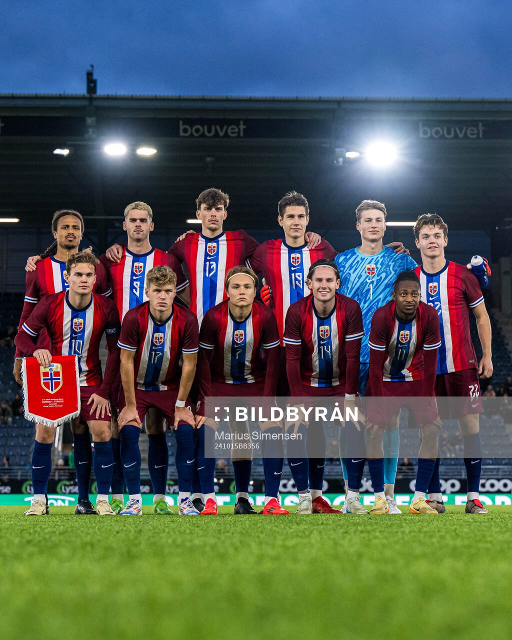 The starting eleven of Norway, from the top left; Robin