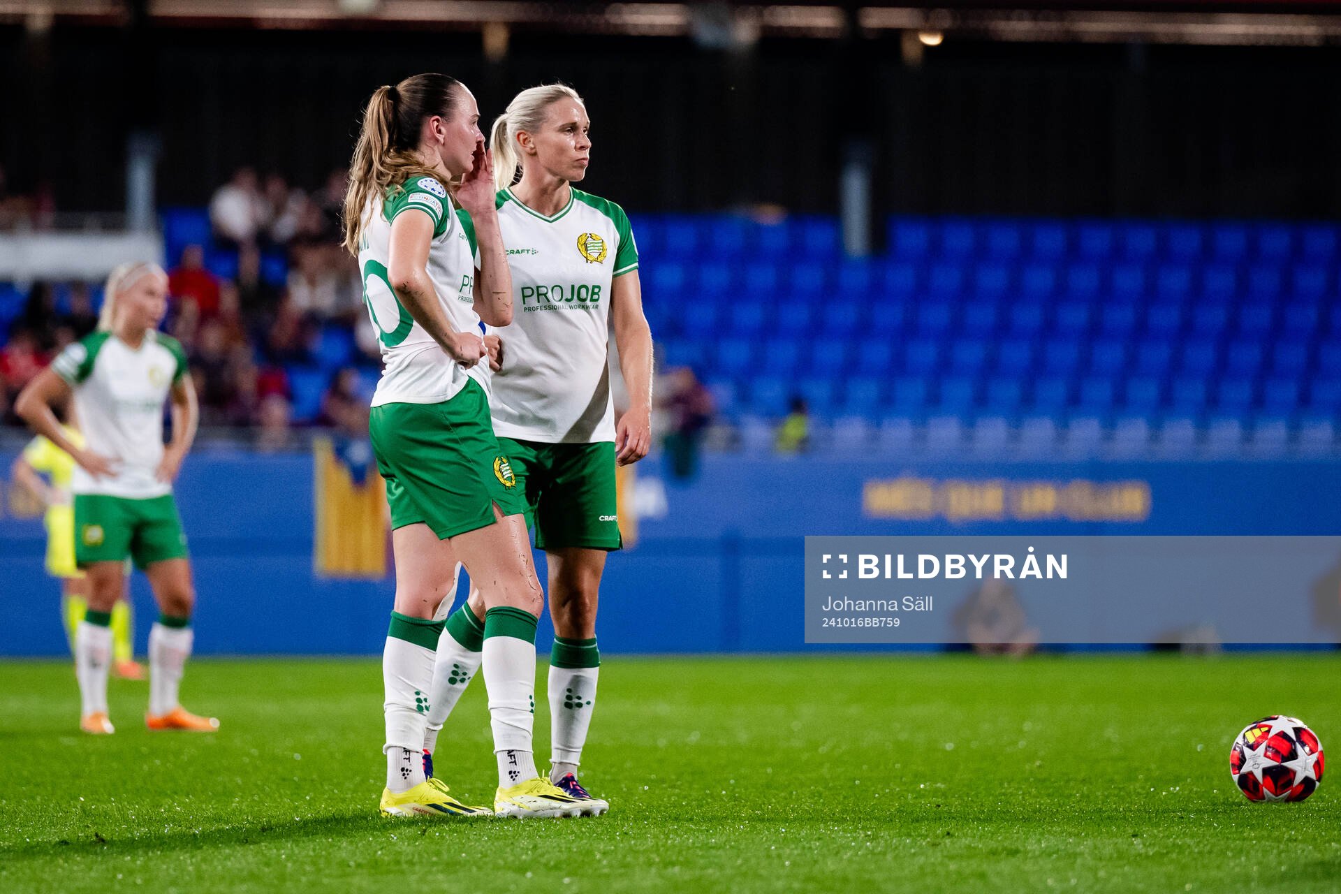 Vilde Hasund and Jonna Andersson of Hammarby
