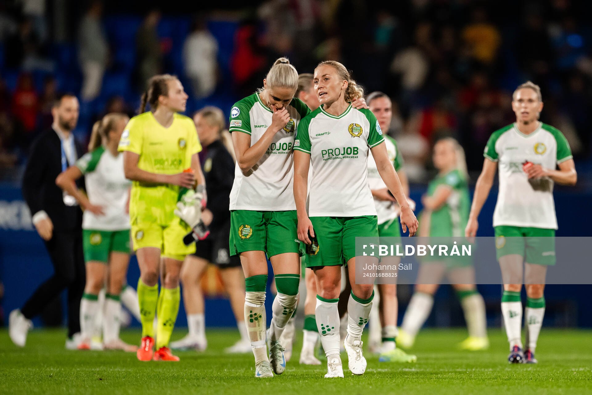 Alice Carlsson and Ellen Gibson of Hammarby look dejected