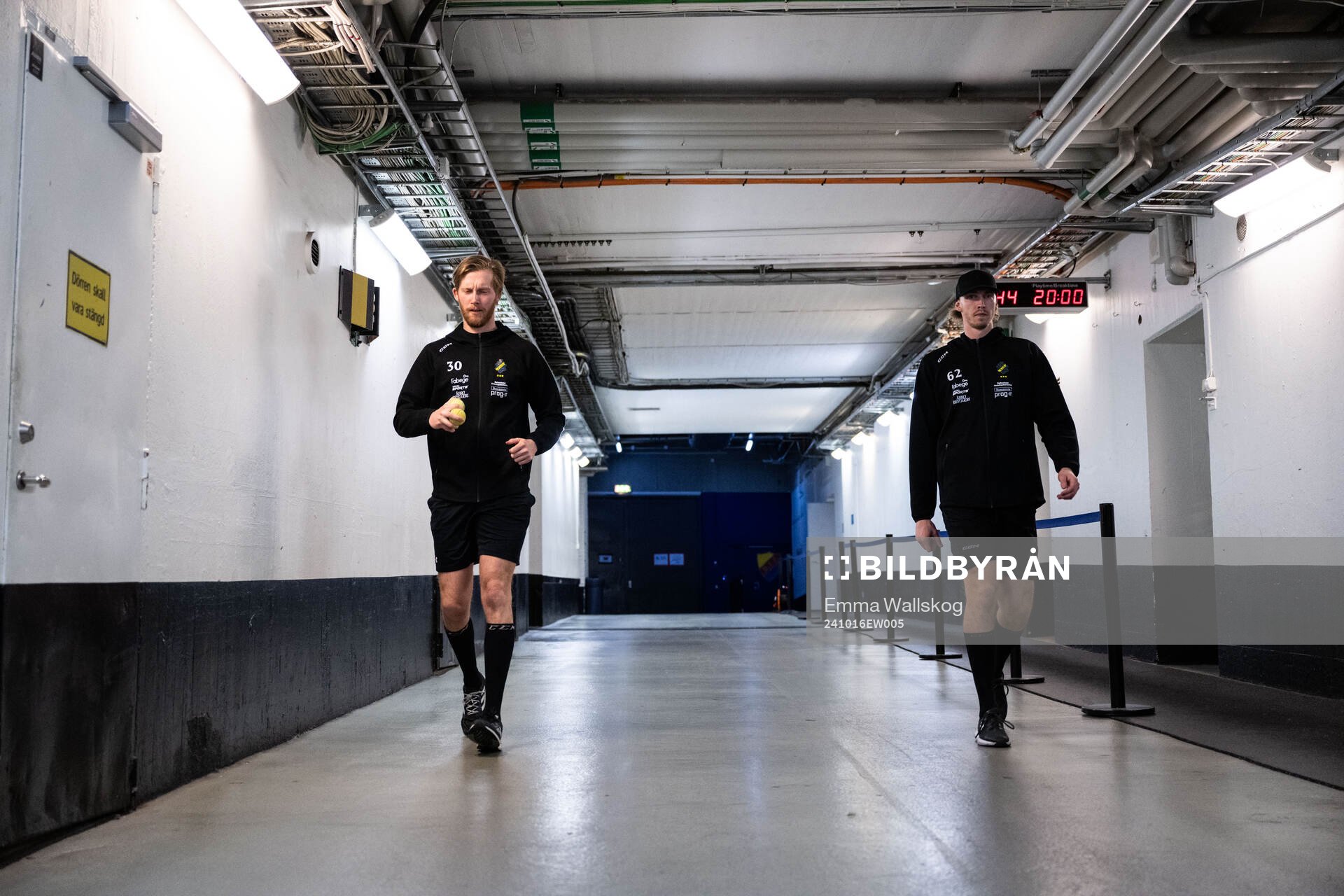 AIKs målvakt Victor Brattström och Simon Åkerström