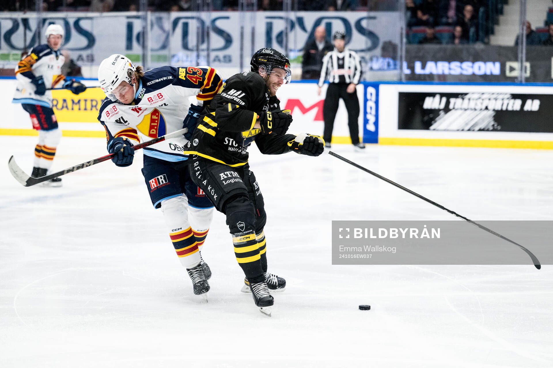 Djurgårdens Max Krogdahl och AIKs Lukas Zetterberg