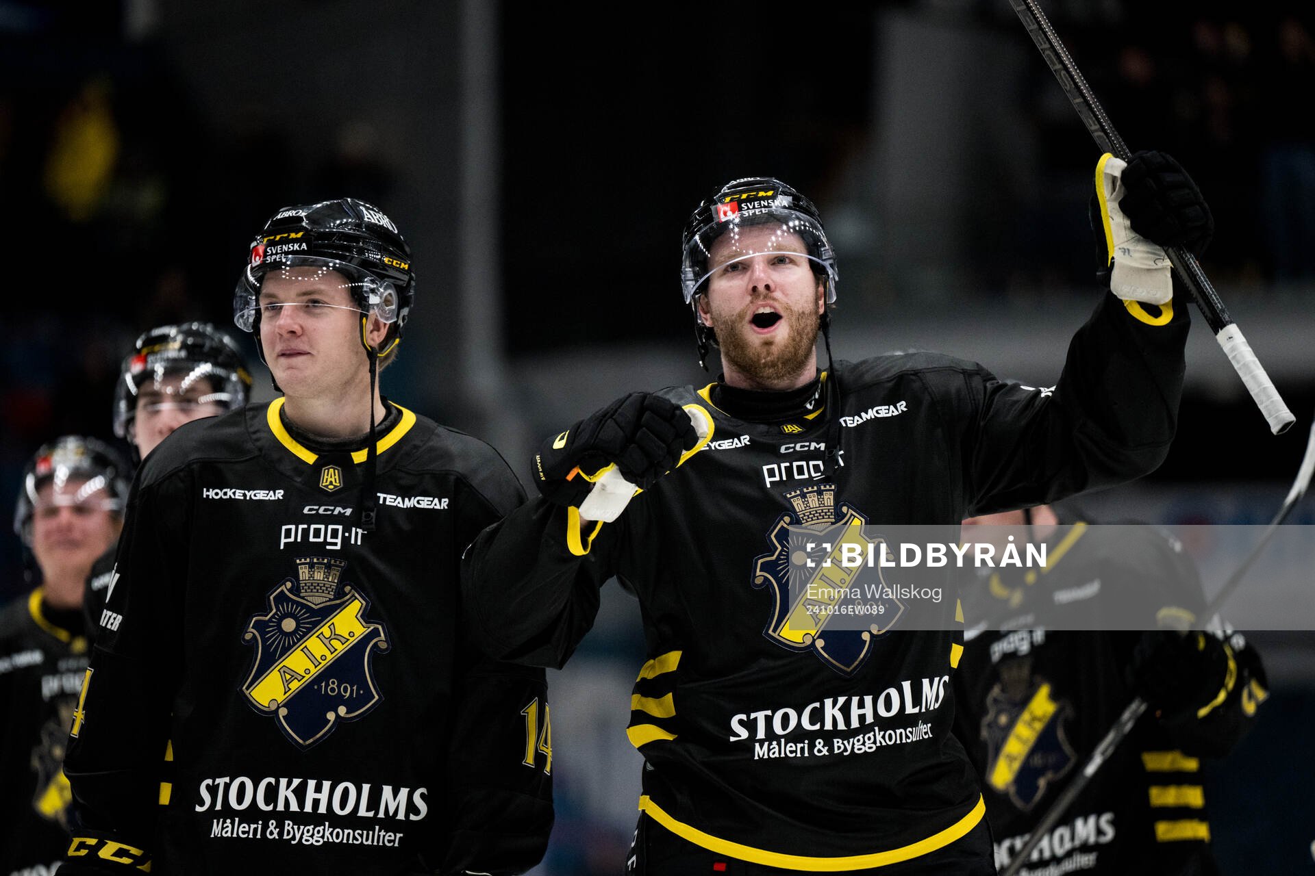 AIKs Jesper Emanuelsson och Lukas Zetterberg jublar