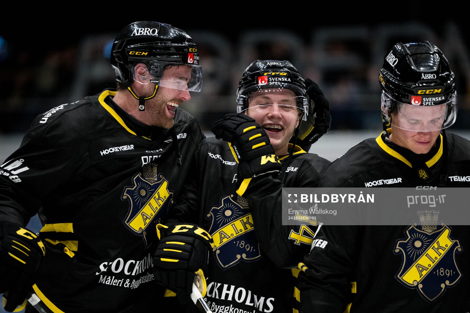 AIKs Hampus Falk och Jesper Emanuelsson jublar