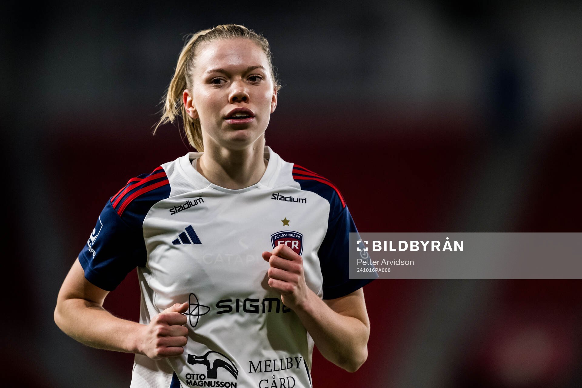 FC Rosengårds Bea Sprung under fotbollsmatchen i Svenska Cupen mellan Helsingborg och FC Rosengård den 16 oktober 2024 i Helsingborg.