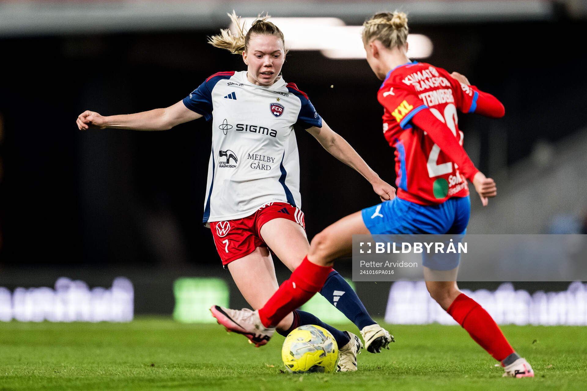 FC Rosengårds Bea Sprung och Helsingborgs Emma Sternberg