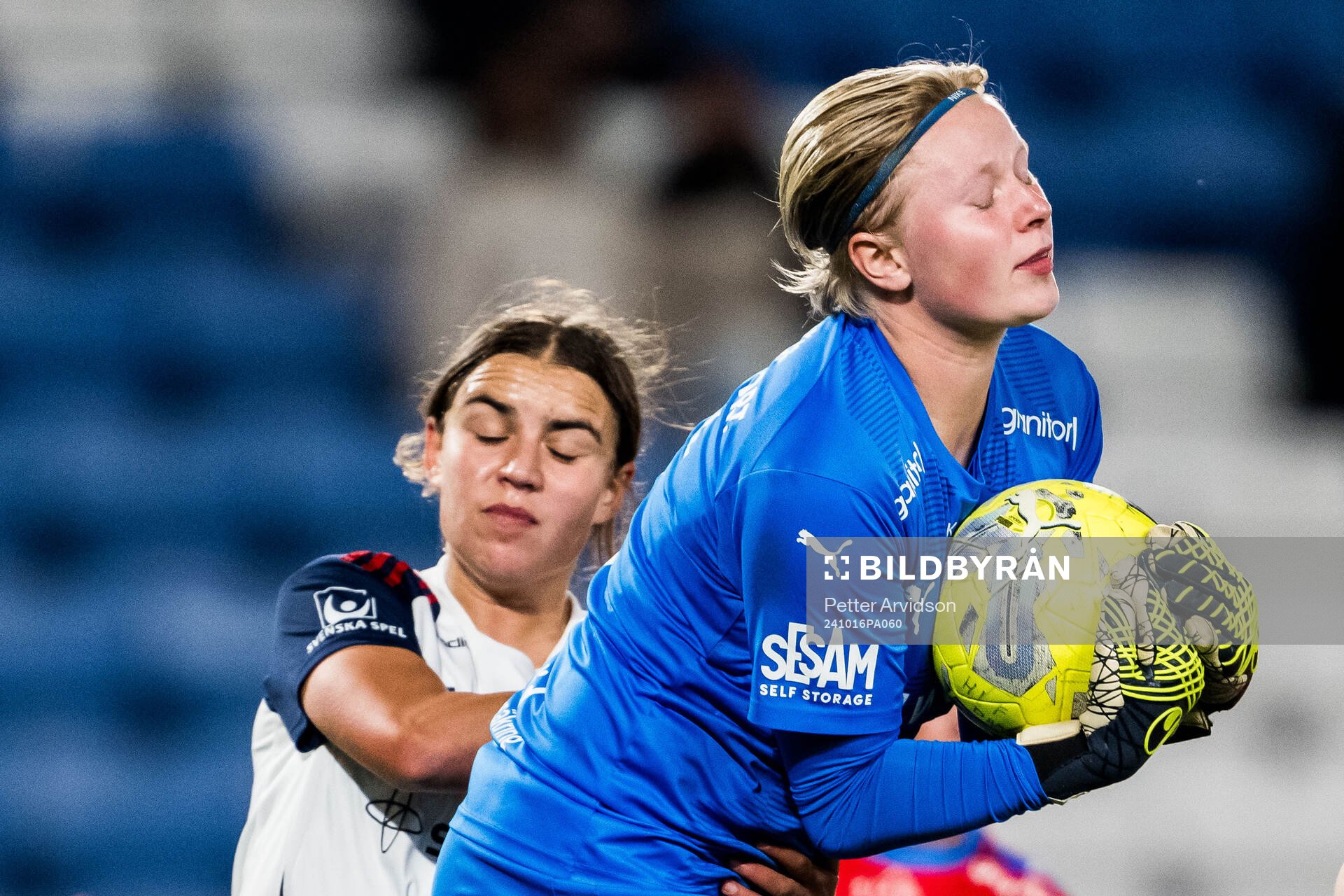 FC Rosengårds Rebecca Maravall och Helsingborgs målvakt