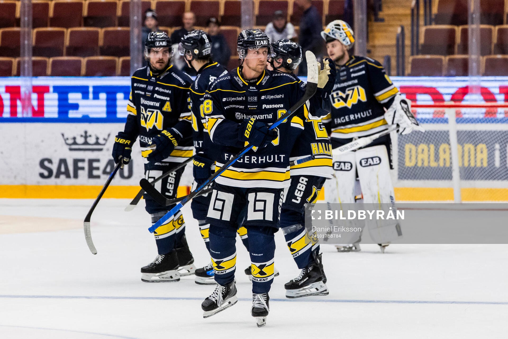 HV71s Olle Alsing jublar
