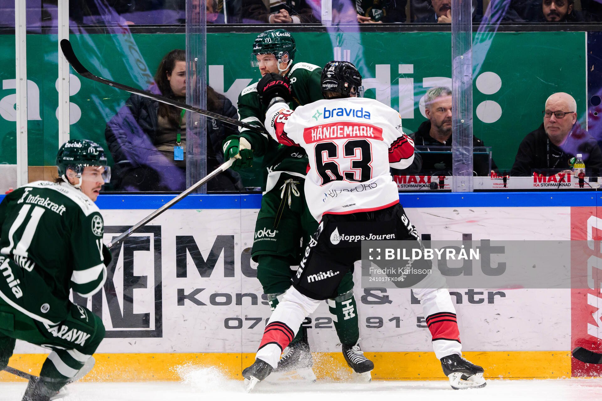Färjestads Adam Ollas Mattsson och Malmö Redhawks Fredrik