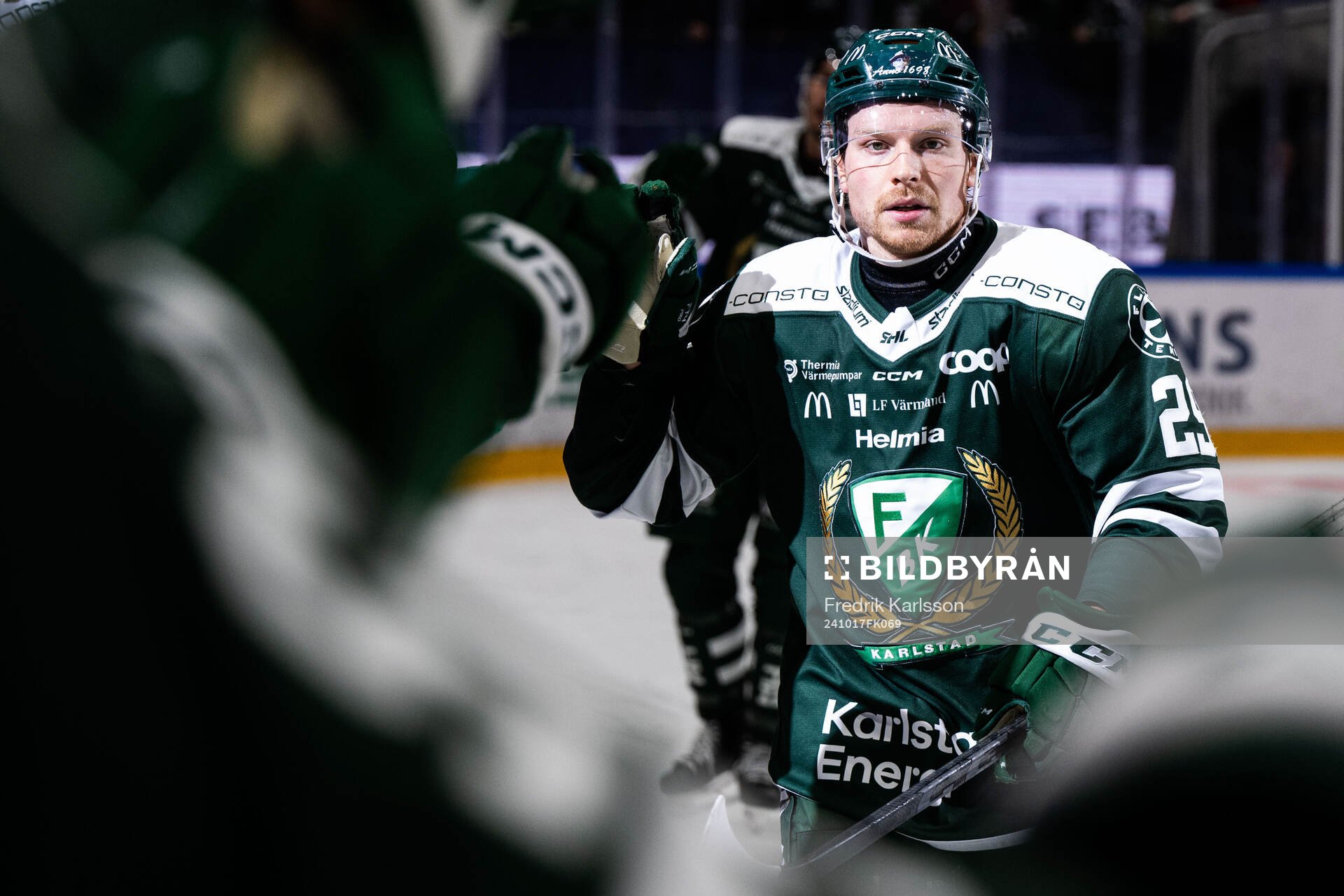 Färjestads Oskar Steen jublar