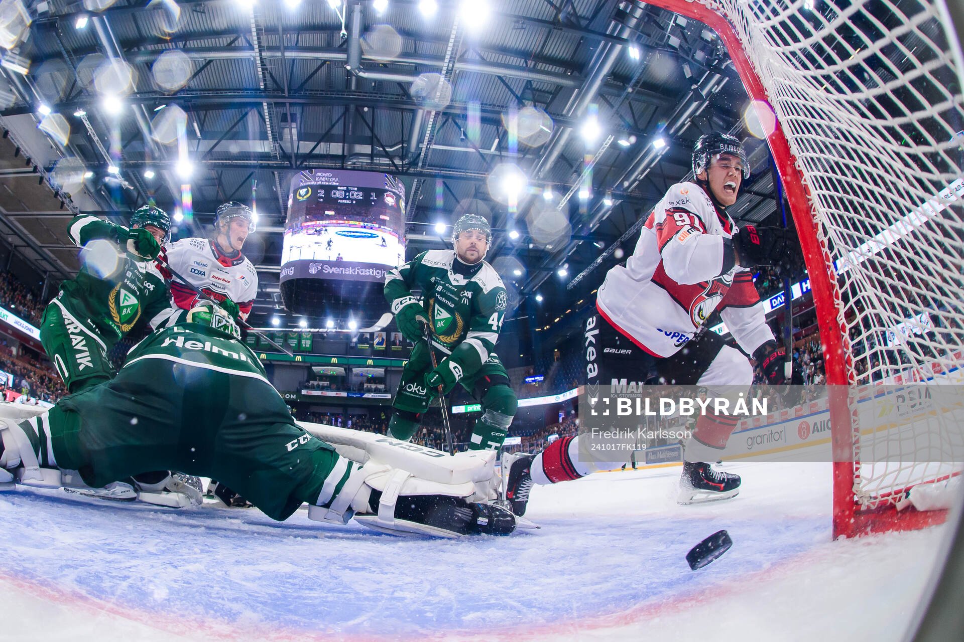 Malmö Redhawks Axel Sundberg jublar
