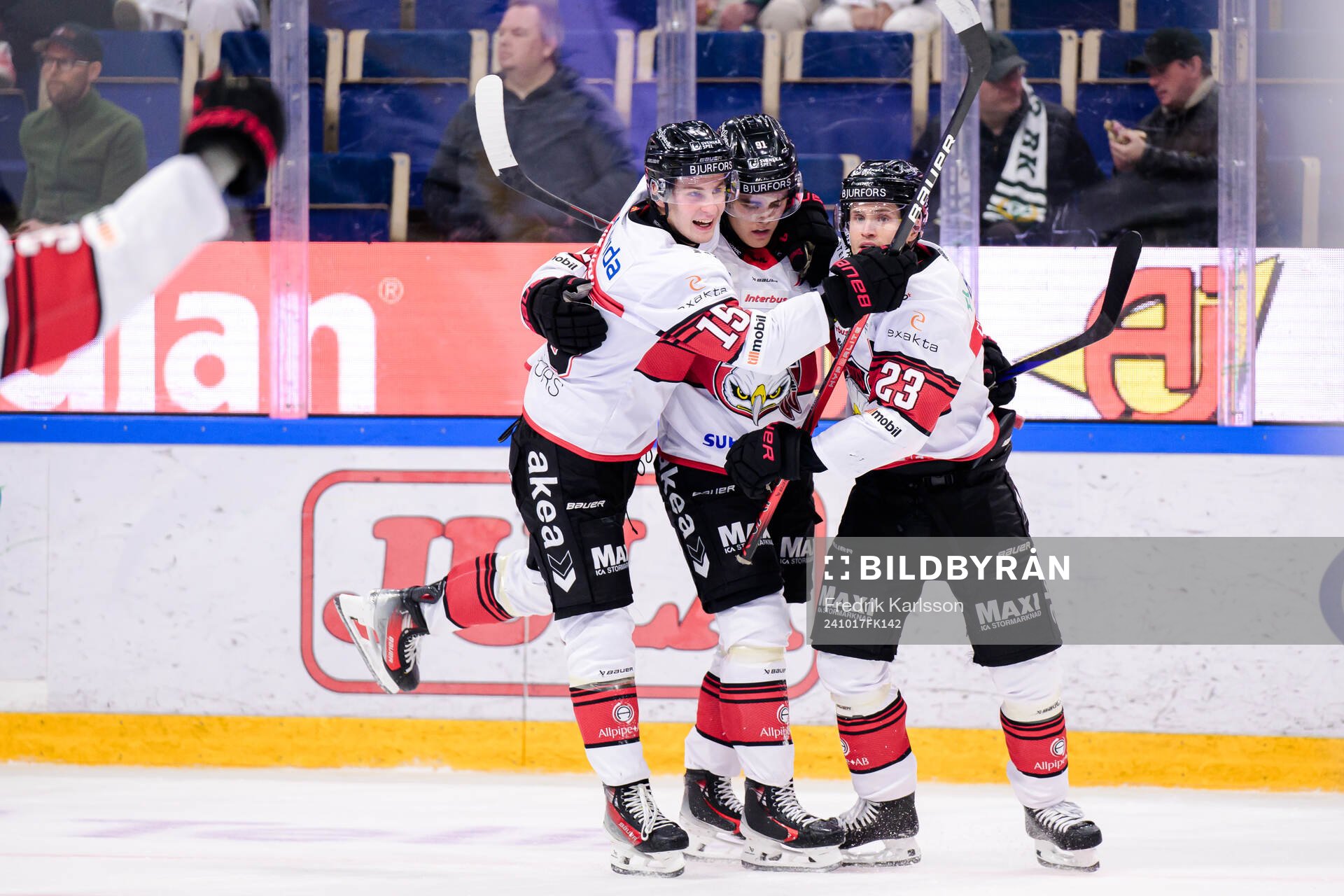 Malmö Redhawks Axel Sundberg jublar