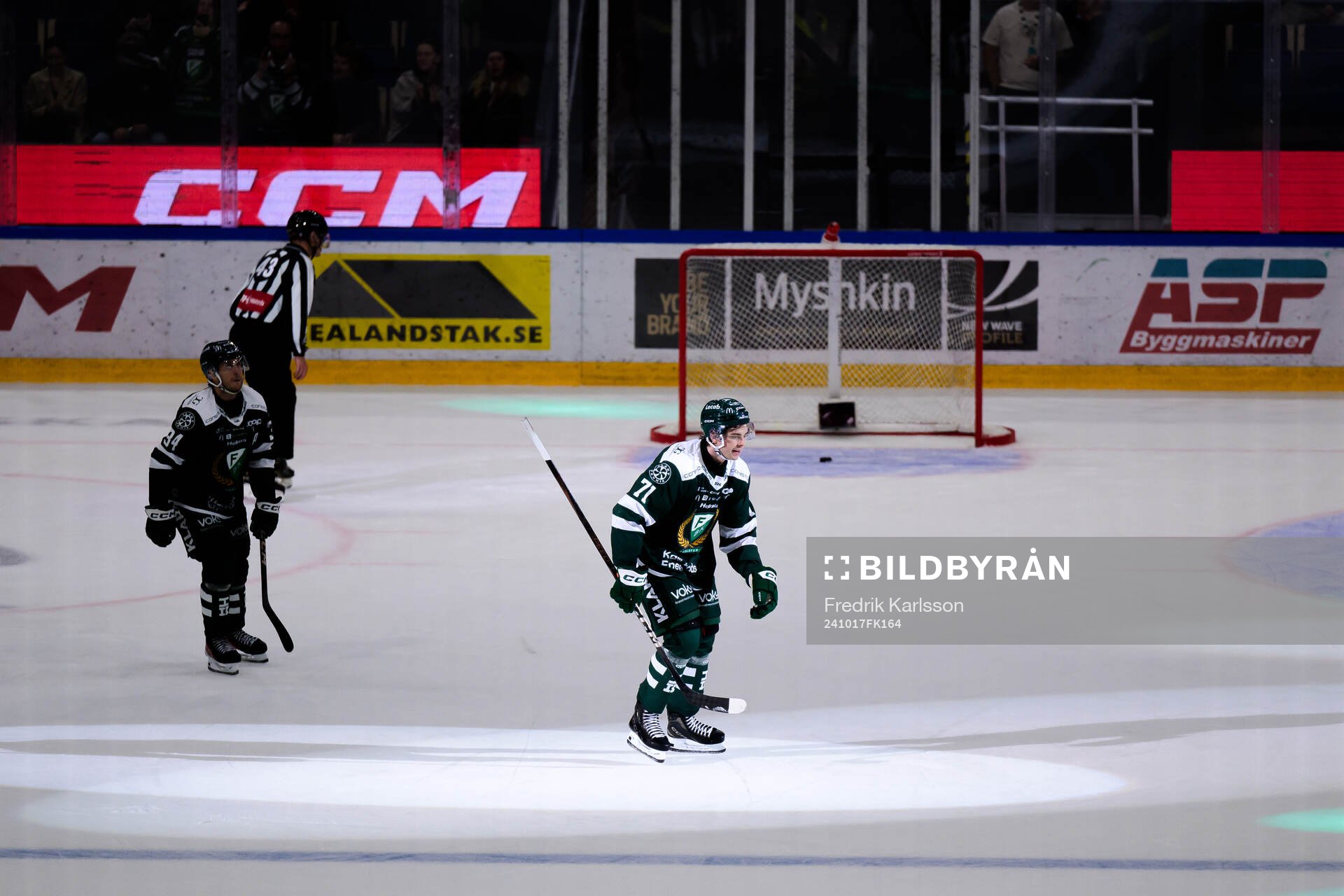Färjestads Viktor Lodin jublar