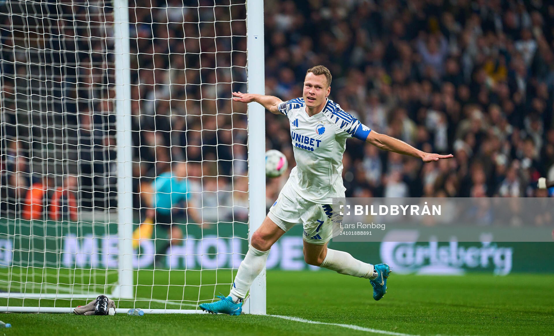 COPENHAGEN, DENMARK - OCTOBER 18: Viktor Claesson of FC
