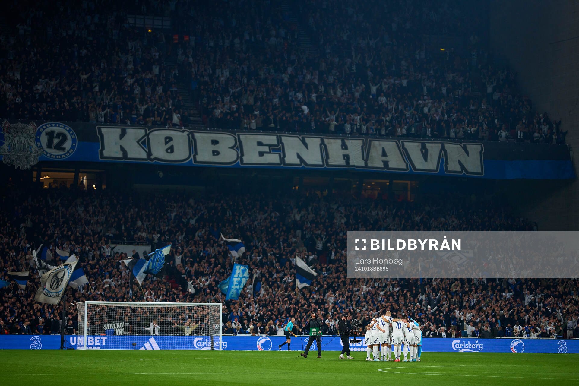 COPENHAGEN, DENMARK - OCTOBER 18: The players of FC