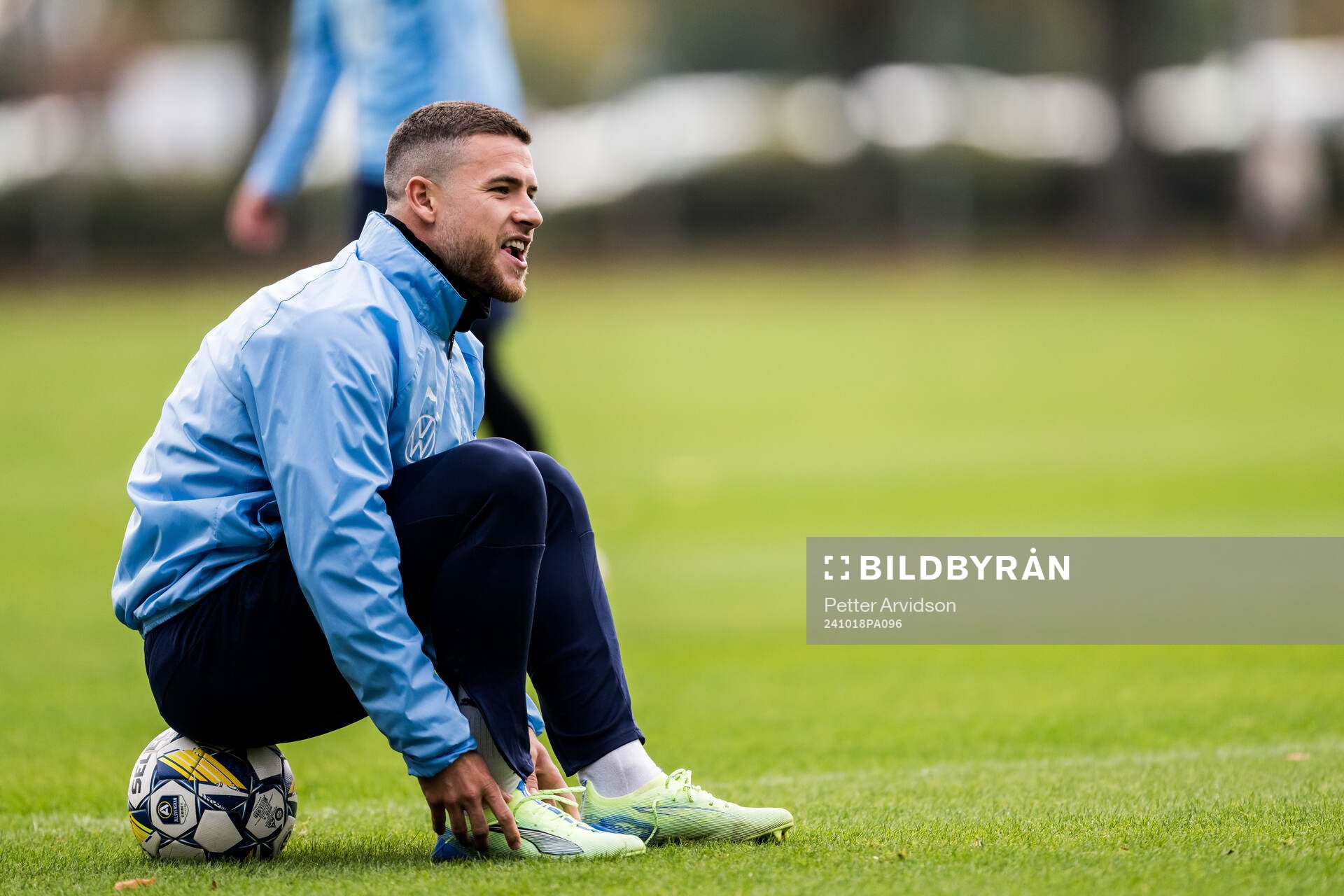 Malmö FFs Gabriel Busanello under en fotbollsträning med Malmö FF den 18 oktober 2024 i Malmö. 