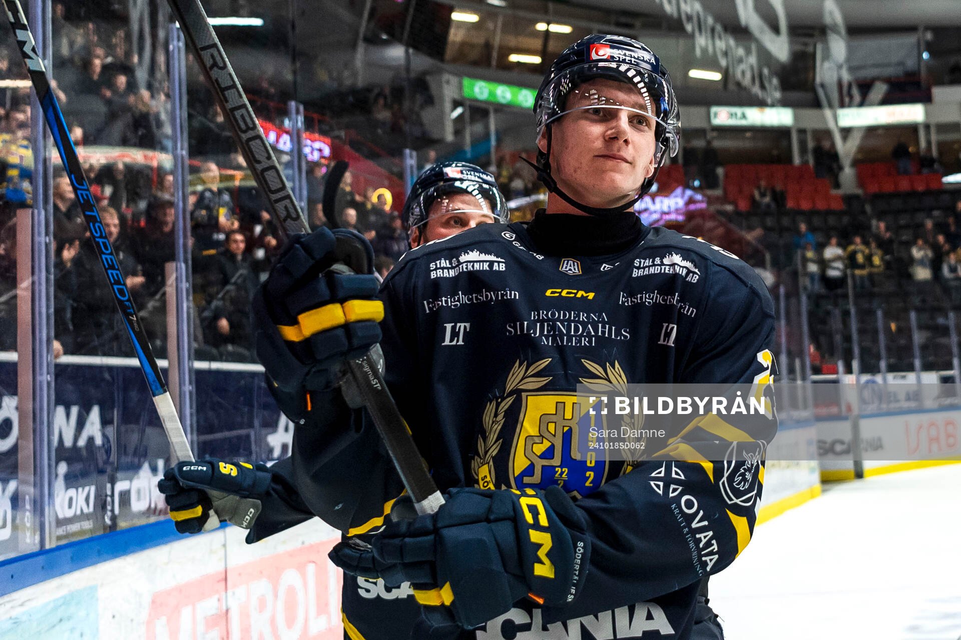 Södertäljes Egor Polin jublar