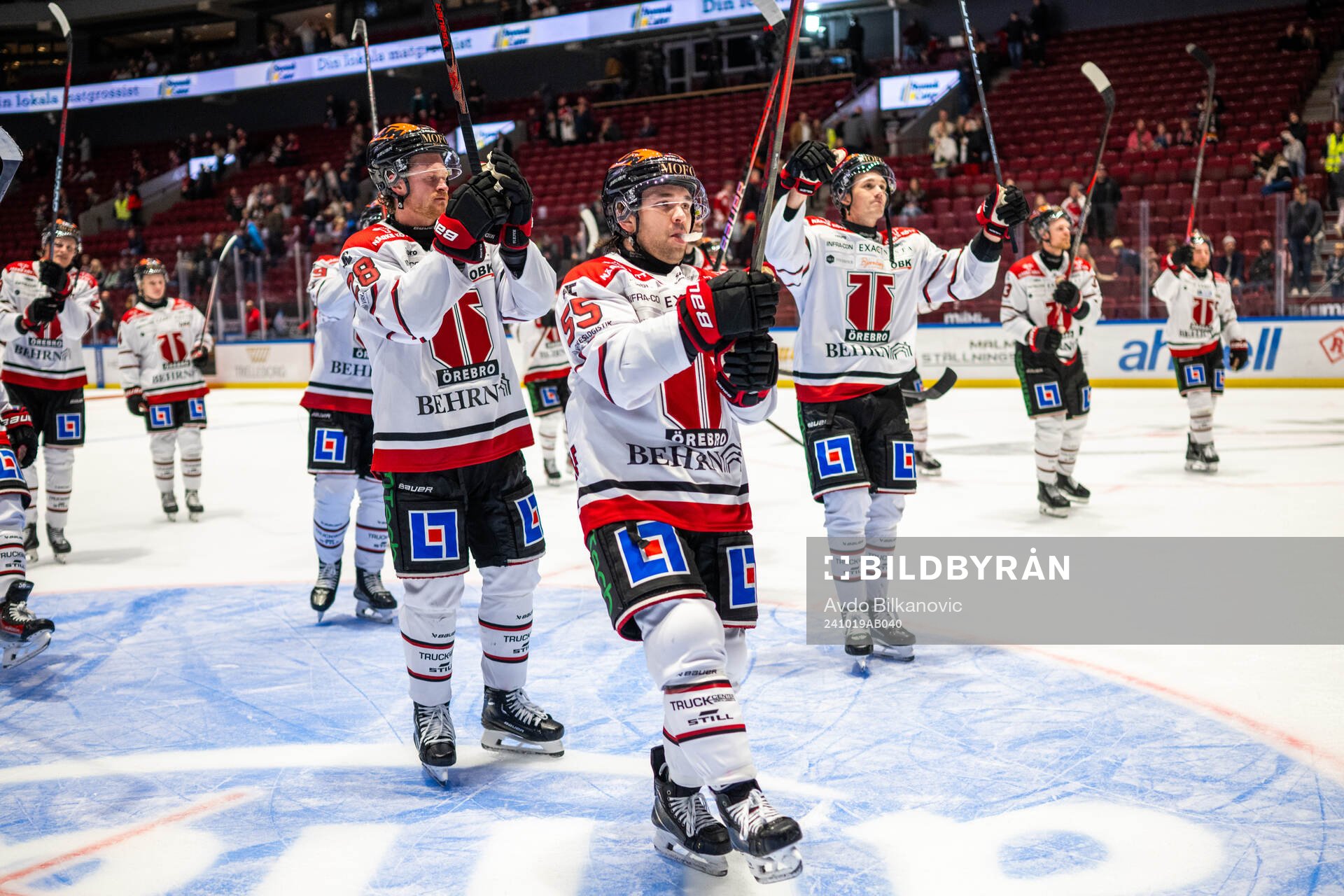 Örebros spelare jublar