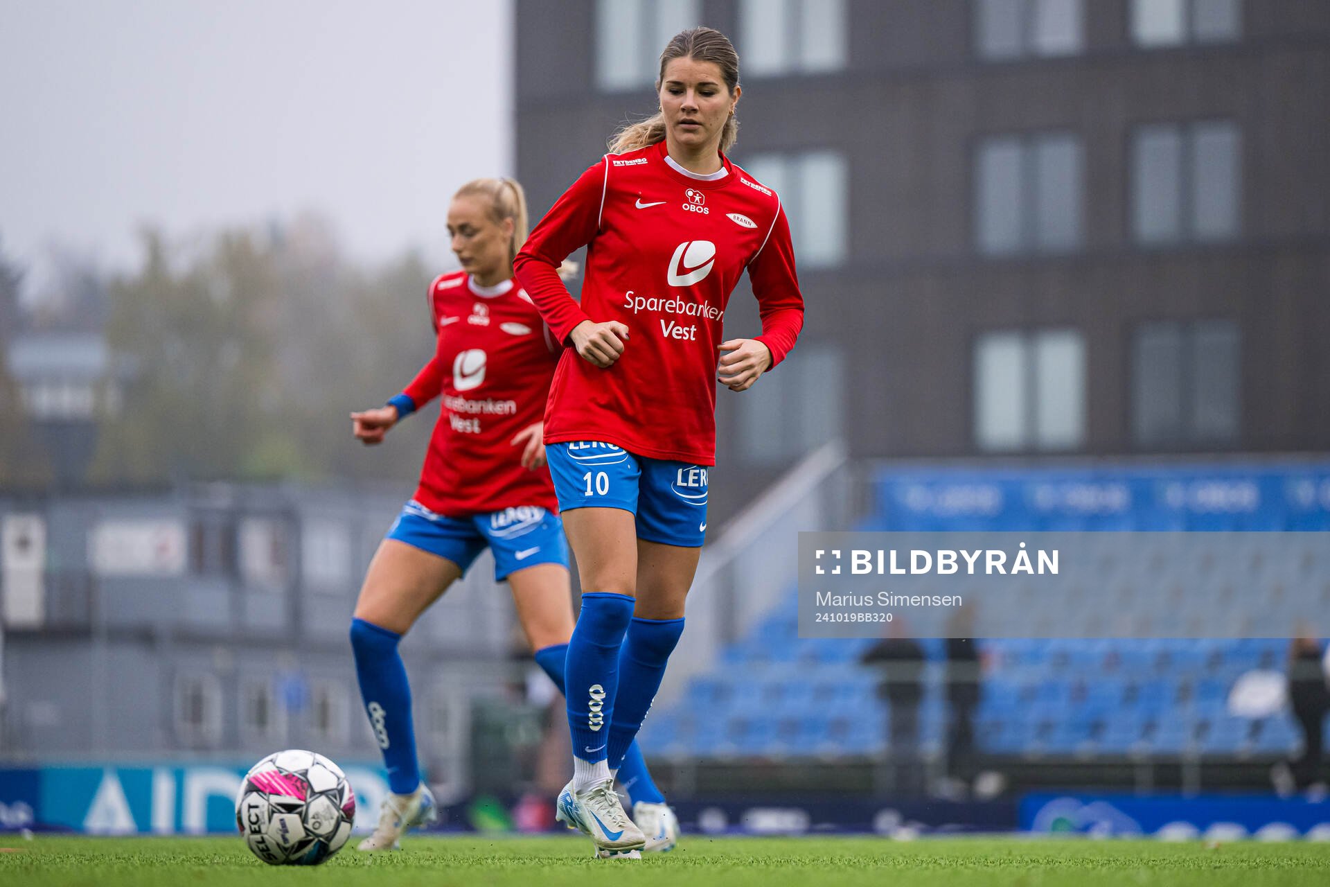 Andrine Stolsmo Hegerberg of Brann warms up