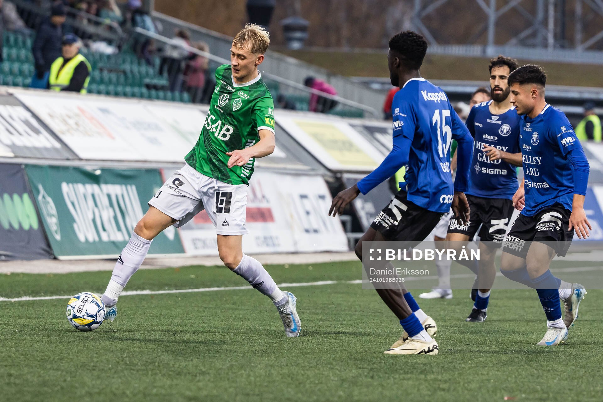 Brages Henry Sletsjøe och Trelleborgs Emmanuel Godwin