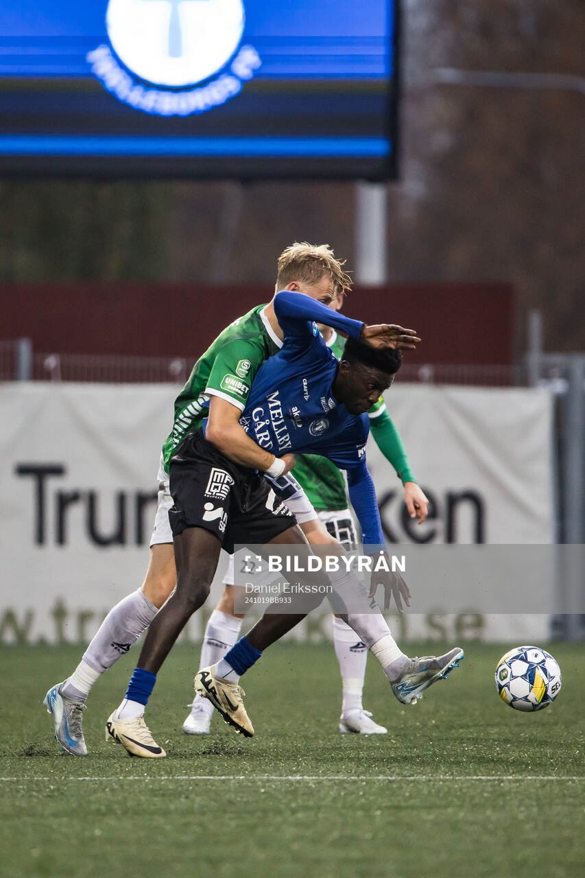 Brages Henry Sletsjøe och Trelleborgs Emmanuel Godwin
