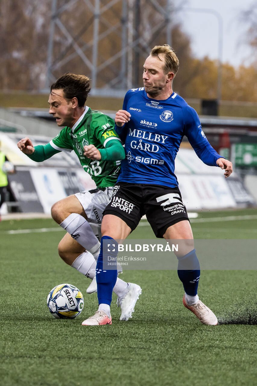 Brages Cesar Weilid och Trelleborgs Pierre Dahlin Larsen under fotbollsmatchen i Superettan mellan Brage och Trelleborg den 19 oktober 2024 i Borlänge.