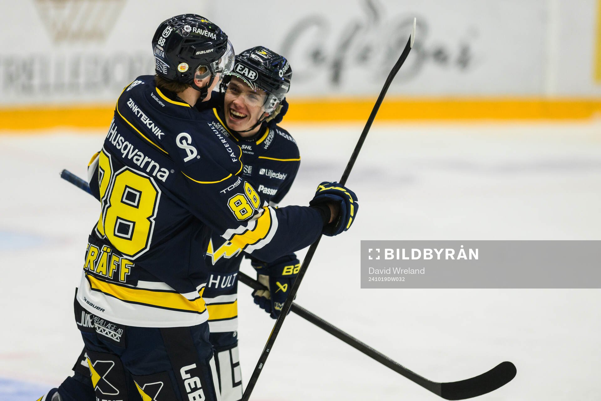 HV71s Wilhelm Hallquisth jublar