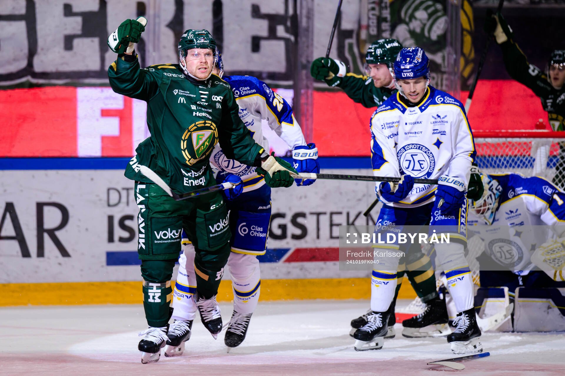 Färjestads Oskar Steen jublar