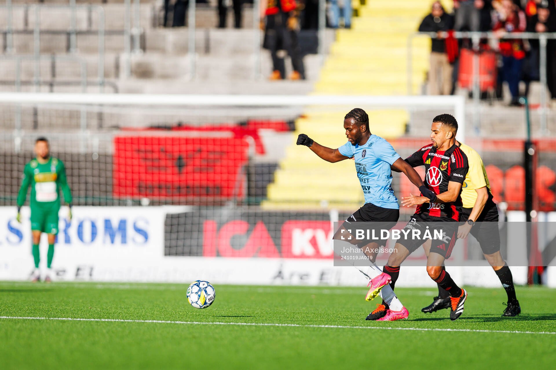 Landskronas Kofi Asare och Östersunds Erick Brendon