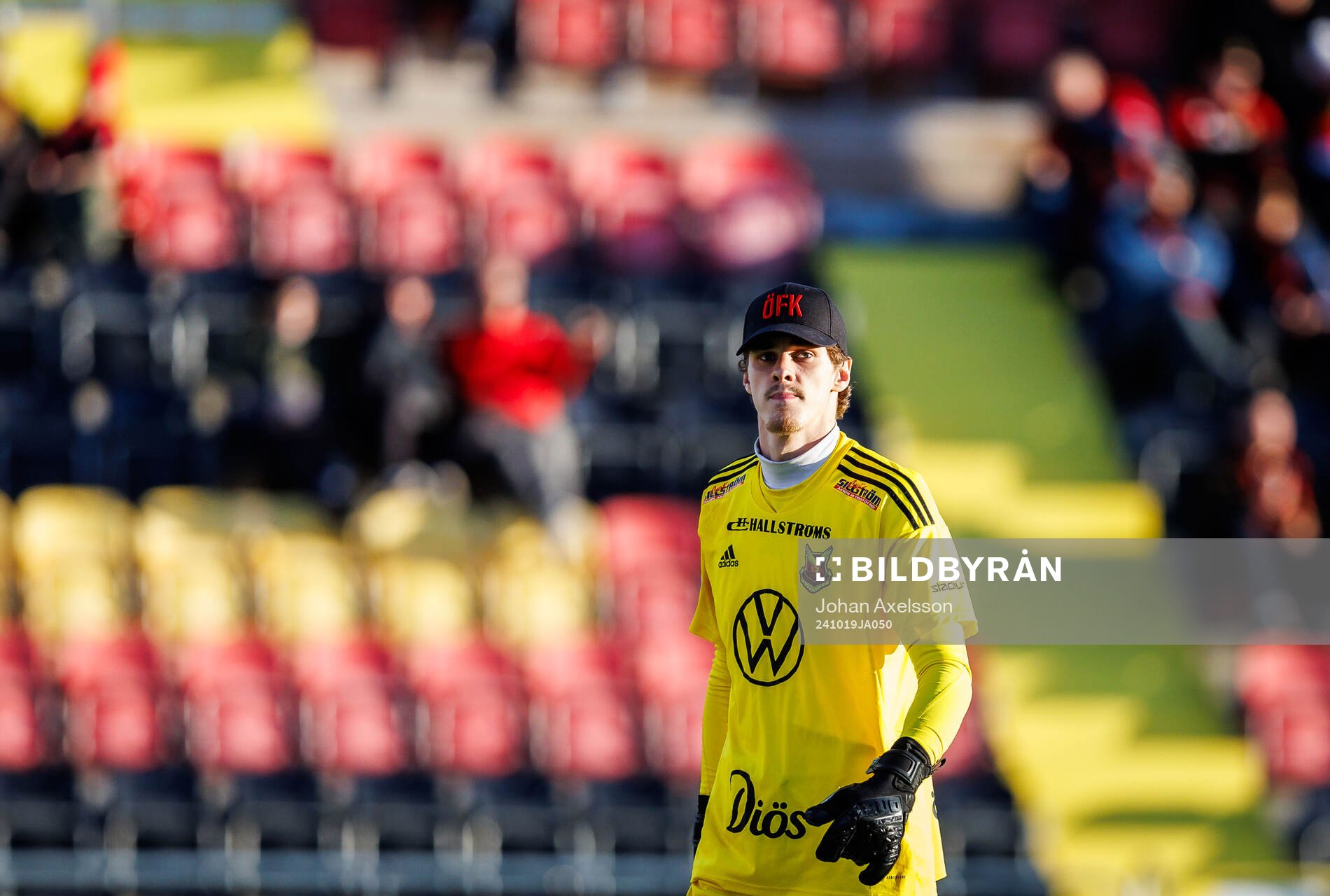 Östersunds målvakt Adam Benediktsson deppar