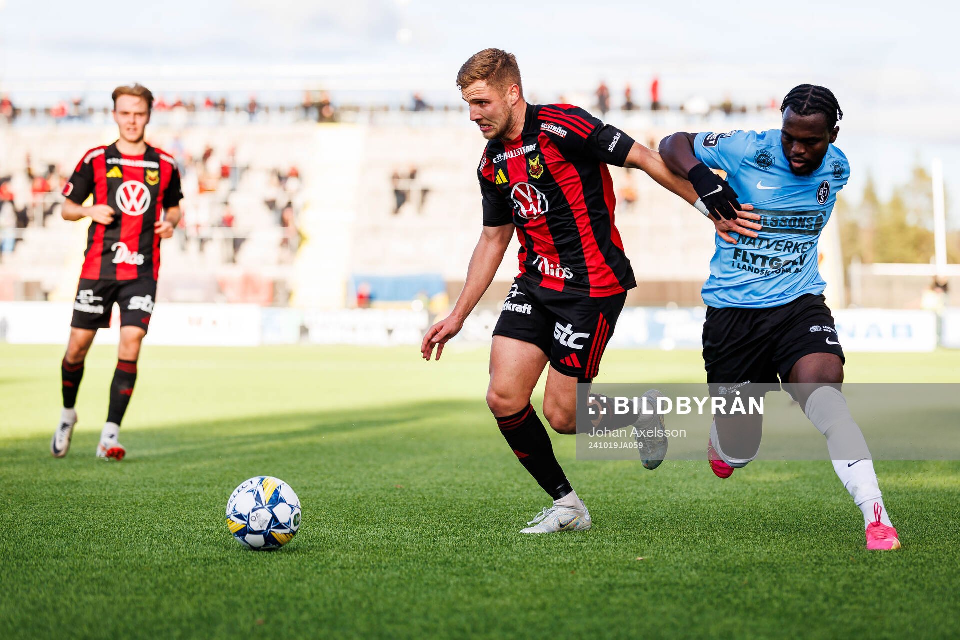 Östersunds Mykola Musolitin och Landskronas Kofi Asare