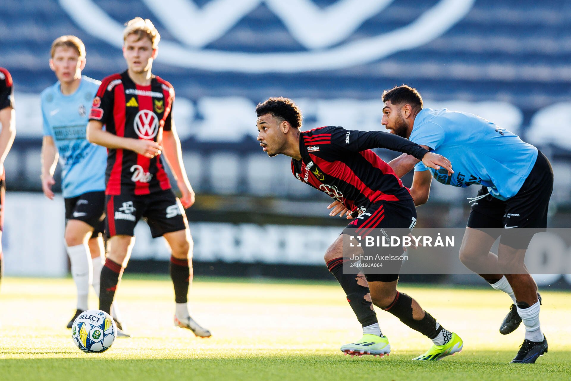 Östersunds Arquimides Ordonez och Landskronas Edi Sylisufaj
