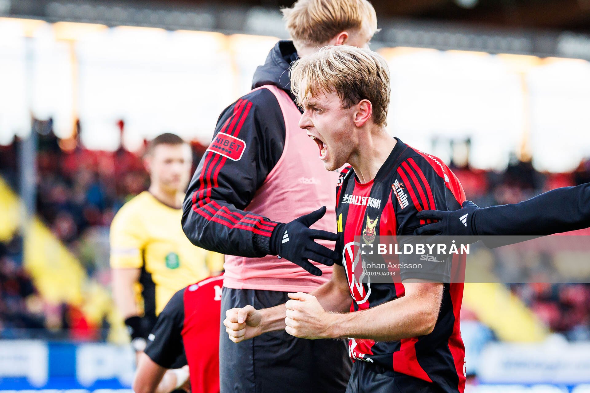 Östersunds Simon Marklund jublar