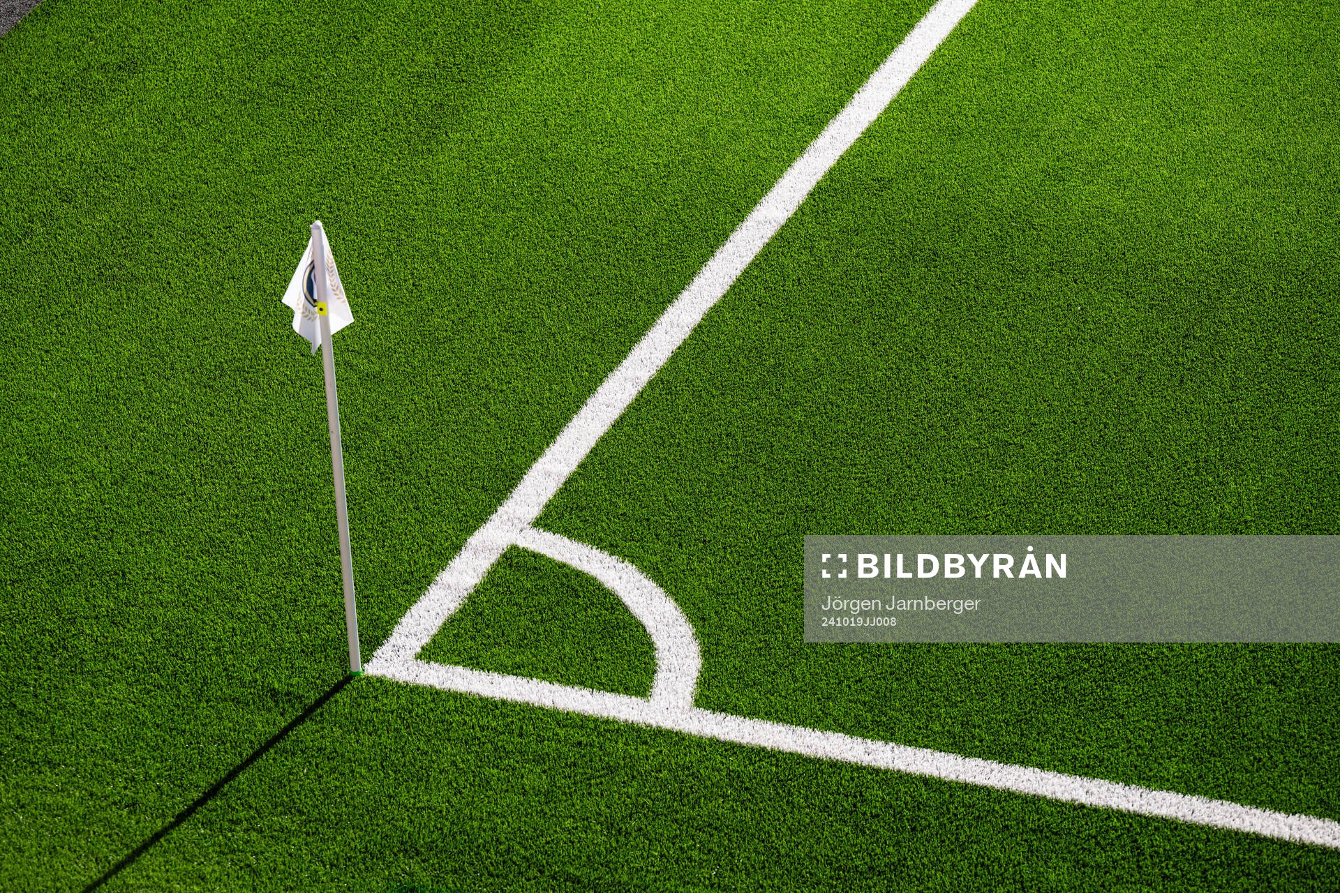 Hörnflagga och sidlinjer på planen inför fotbollsmatchen i Allsvenskan mellan Elfsborg och Häcken den 19 oktober 2024 i Borås. 