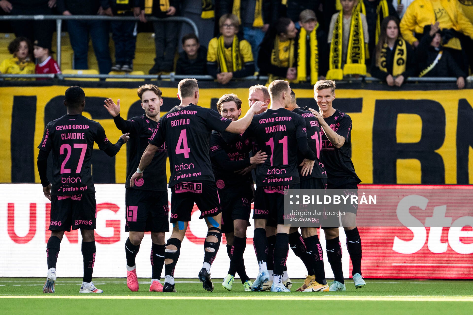 Häckens Adam Lundkvist jublar