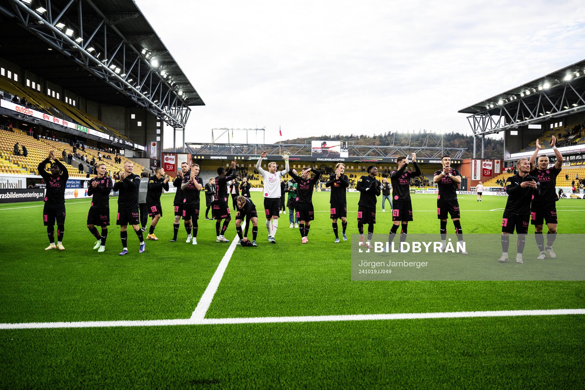 Häckens spelare jublar