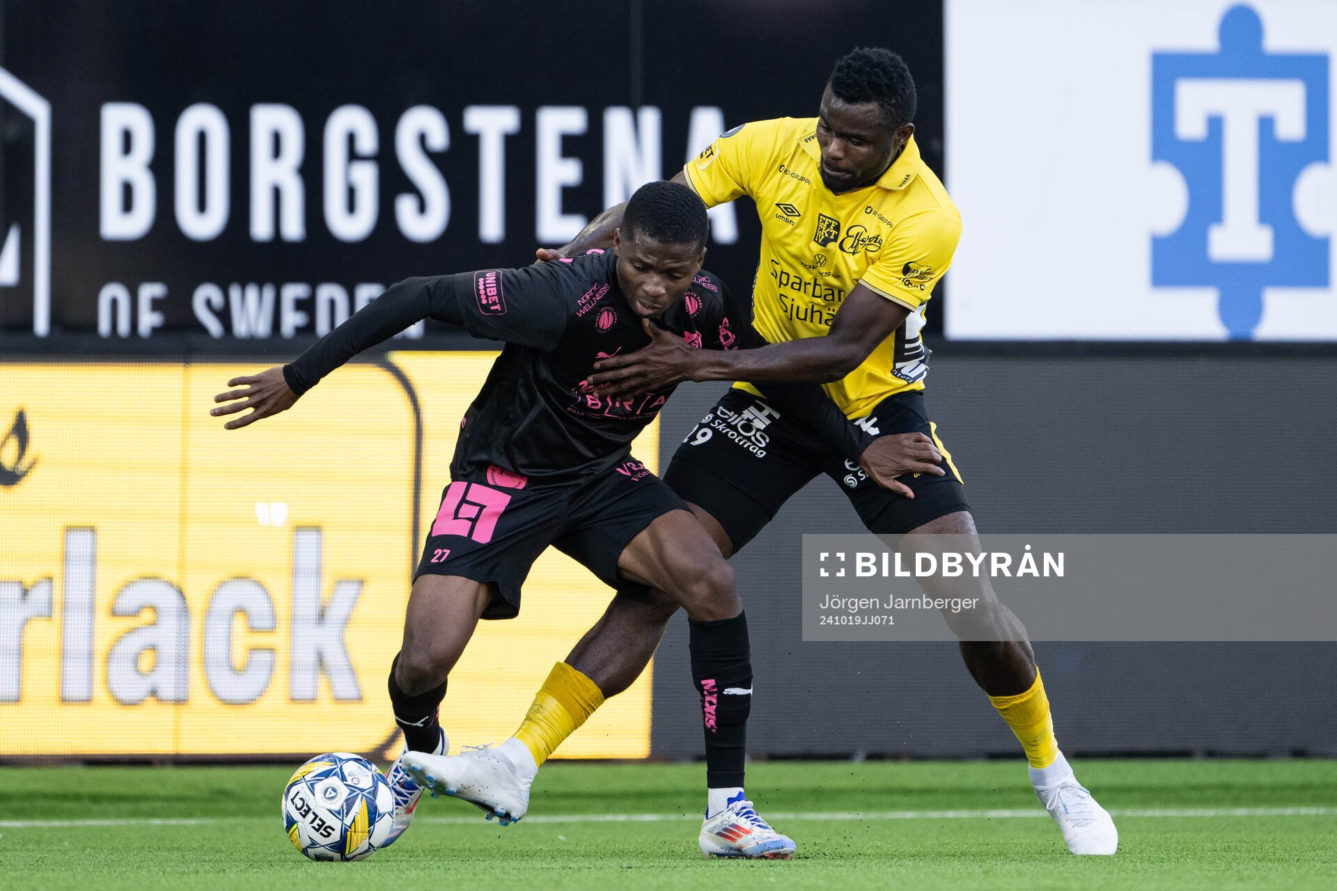 Häckens Akoua Romeo Amane och Elfsborgs Ibrahim Buhari