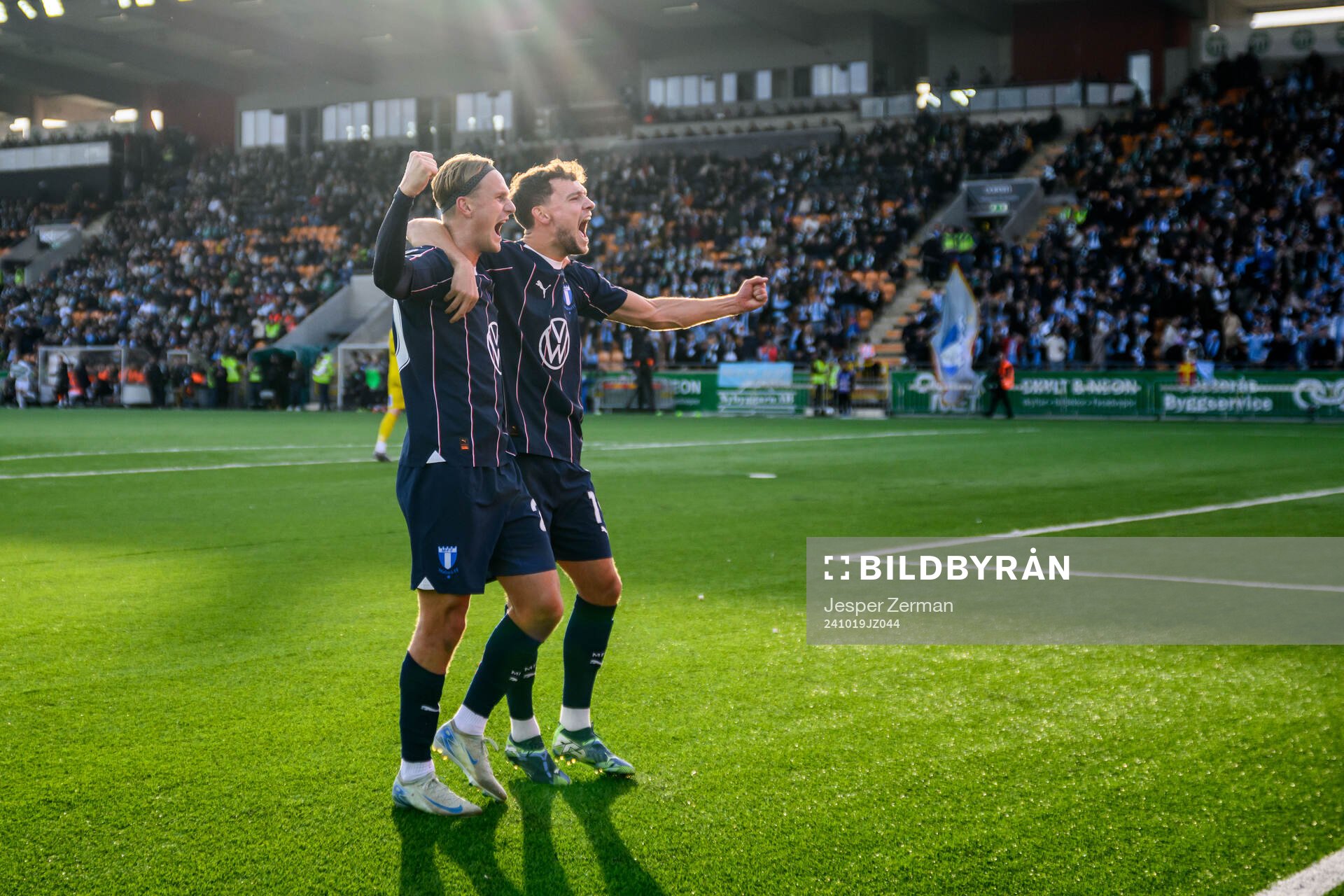 Malmö FFs Erik Botheim och Colin Rösler jublar