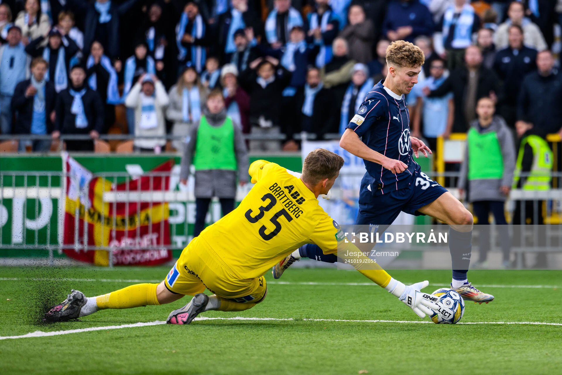Västerås målvakt Johan Brattberg och Malmö FFs Hugo
