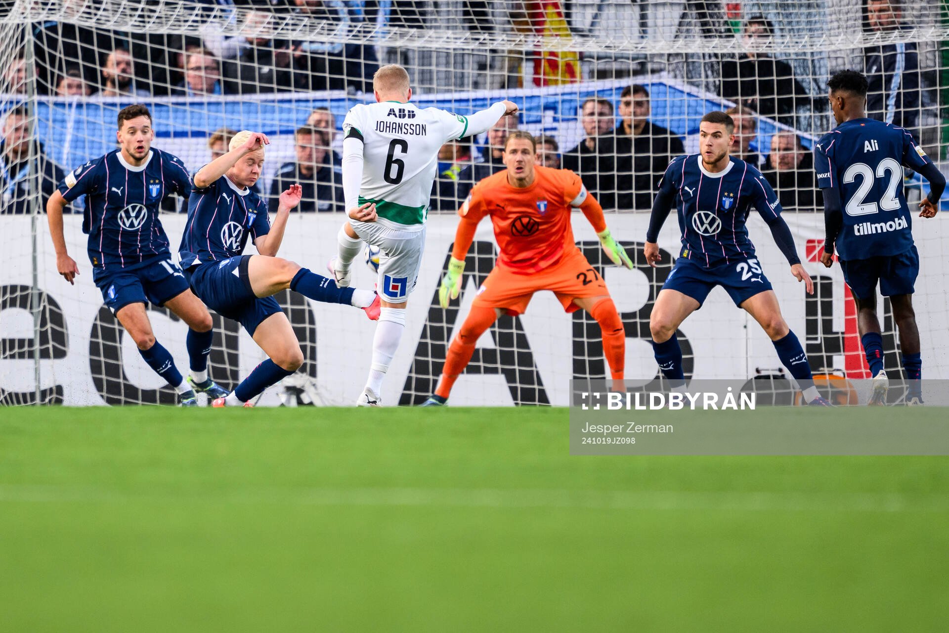 Malmö FFs Otto Rosengren och Västerås Simon Johansson