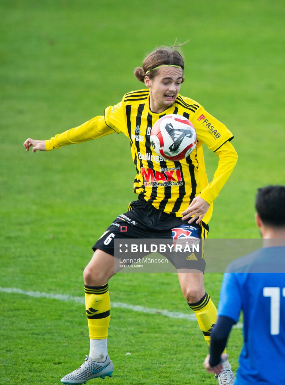 IFK Hässleholms Gustaf Winroth i matchen i division 2